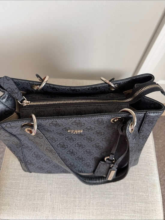 NEW GUESS Women Guess Black Logo Tote with Gold-Tone Accents